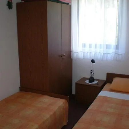 With A Parking Space Milna, Brac - 14961 Appartement *